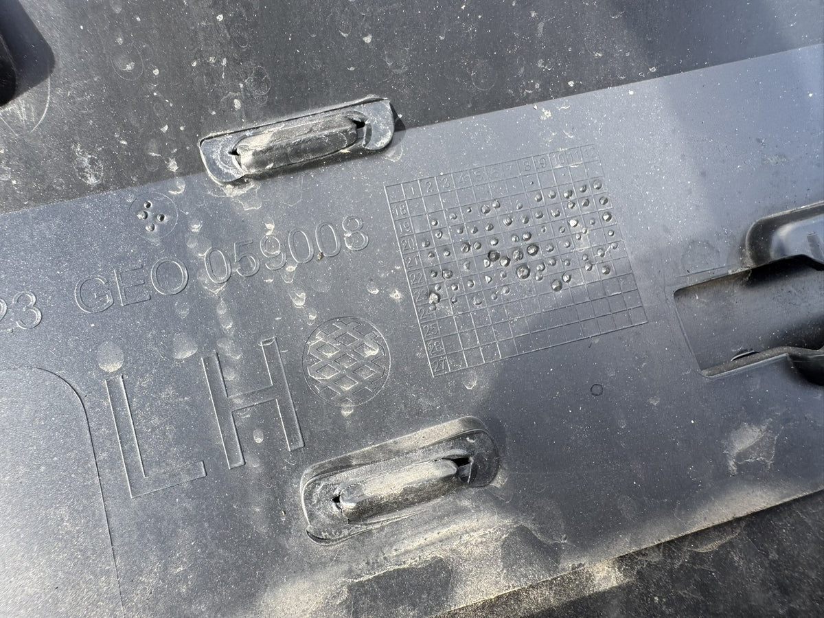 LAND ROVER DEFENDER L663 REAR LEFT DOOR LOWER MOULDING L8B2-274A49-C SCRATCHED