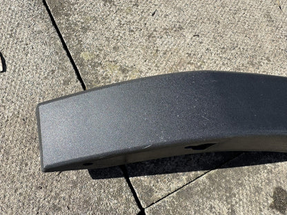 VOLVO XC40 2018-2024 REAR LEFT WHEEL ARCH TRIM MOULDING 32368188 NO PDC GENUINE