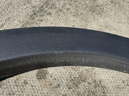 VOLVO XC40 2018-2024 REAR LEFT WHEEL ARCH TRIM MOULDING 32368188 NO PDC GENUINE