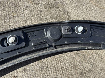 VOLVO XC40 2018-2024 REAR LEFT WHEEL ARCH TRIM MOULDING 32368188 NO PDC GENUINE