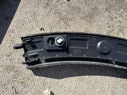 VOLVO XC40 2018-2024 REAR LEFT WHEEL ARCH TRIM MOULDING 32368188 NO PDC GENUINE