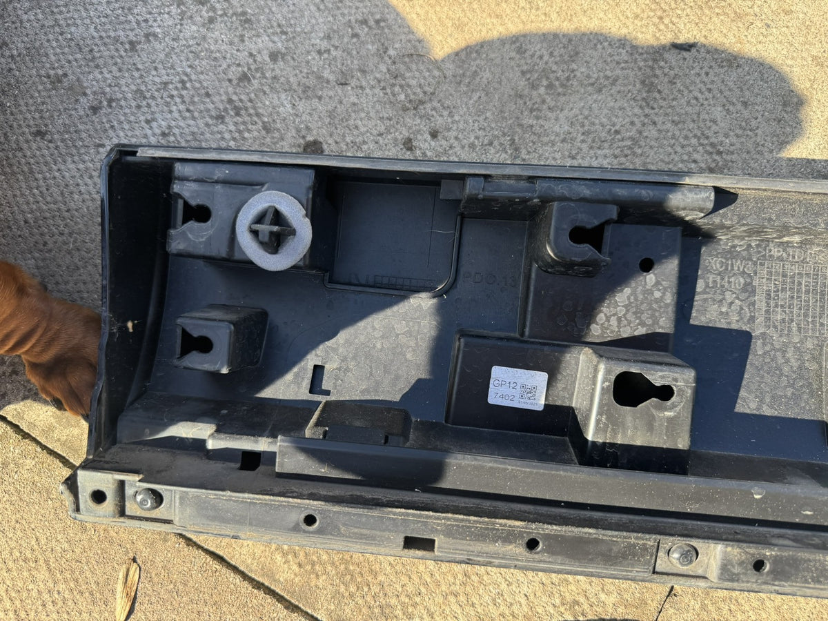 RANGE ROVER L460 2022-ON REAR RIGHT DOOR LOWER MOULDING M8E2-274A48-AG GENUINE