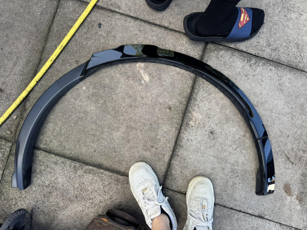 DISCOVERY SPORT L550 2020-ON REAR LEFT WHEEL ARCH TRIM NO PDC LK72-290E23-BBW