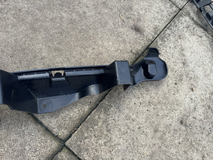 JAGUAR F-PACE X761 REAR BUMPER CENTRE SUPPORT BRACKET HK83-17E855-AE GENUINE