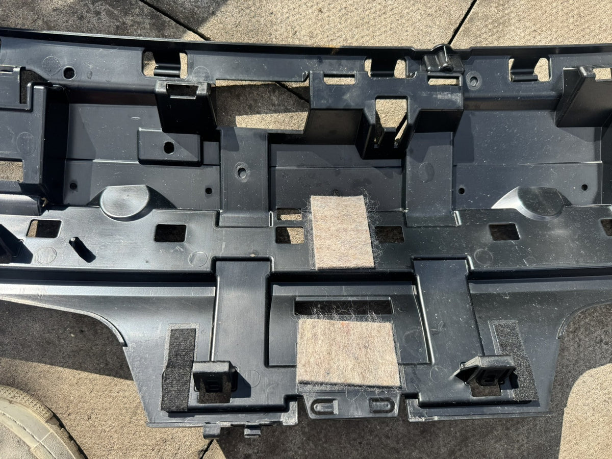 BMW 4 SERIES F32 F33 F36 REAR BUMPER LOWER REINFORCEMENT BRACKET 51127285563