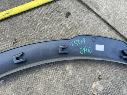 DISCOVERY SPORT L550 2020-ON REAR LEFT WHEEL ARCH TRIM NO PDC LK72-290E23-BBW