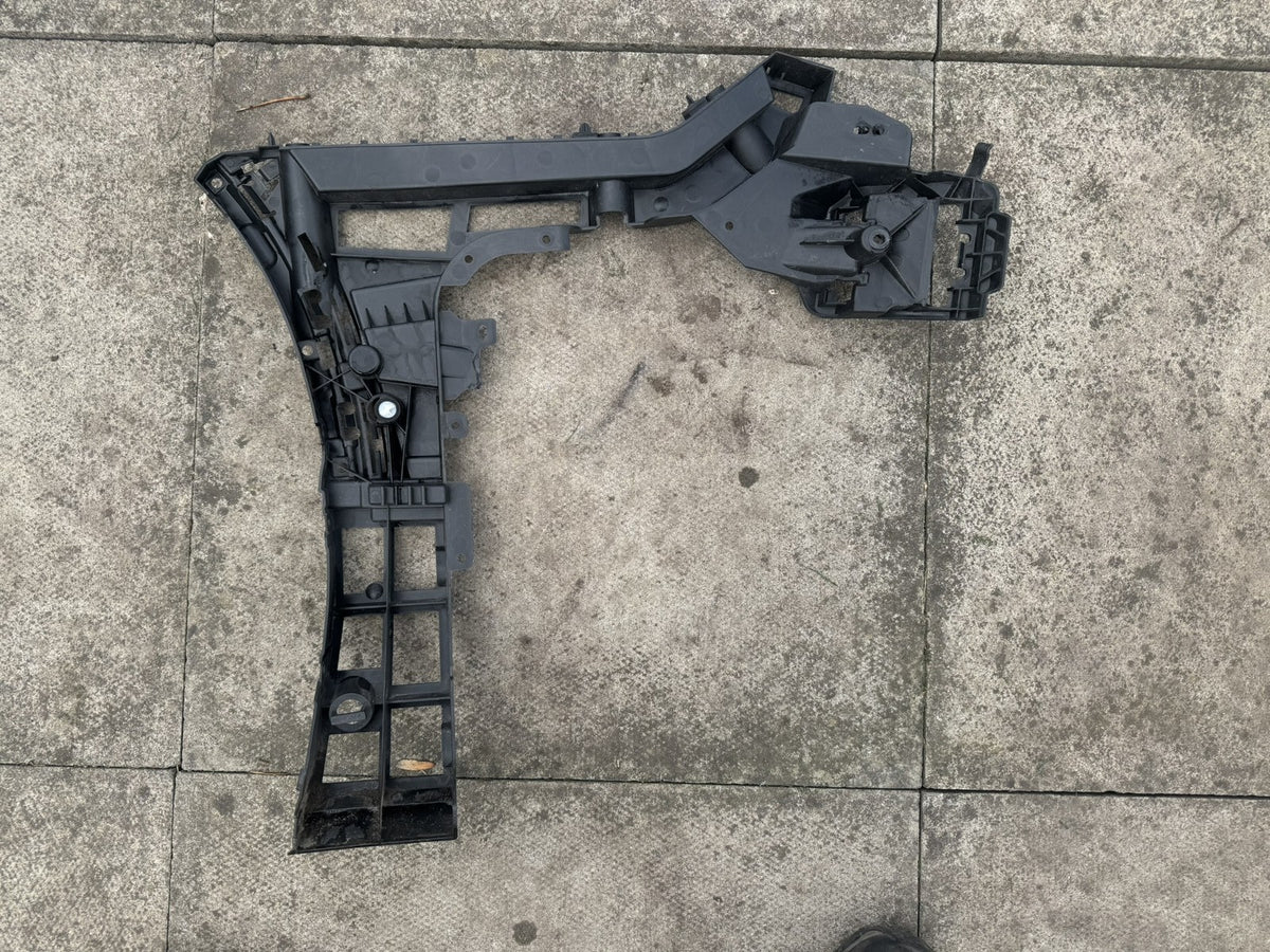 Volvo XC90 Mk2 2018-2024 Rear Bumper Bracket Right RH Genuine 31663176