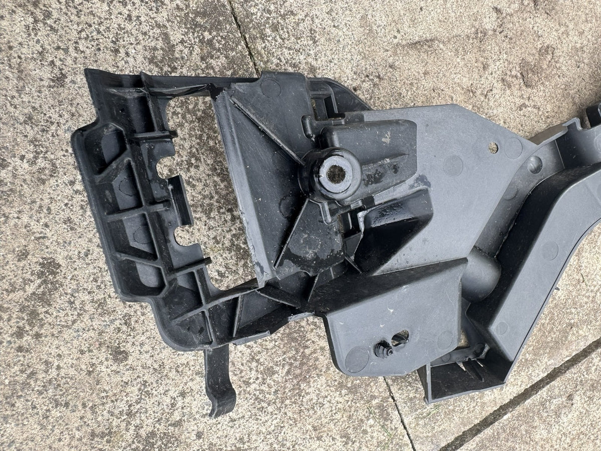 Volvo XC90 Mk2 2018-2024 Rear Bumper Bracket Right RH Genuine 31663176