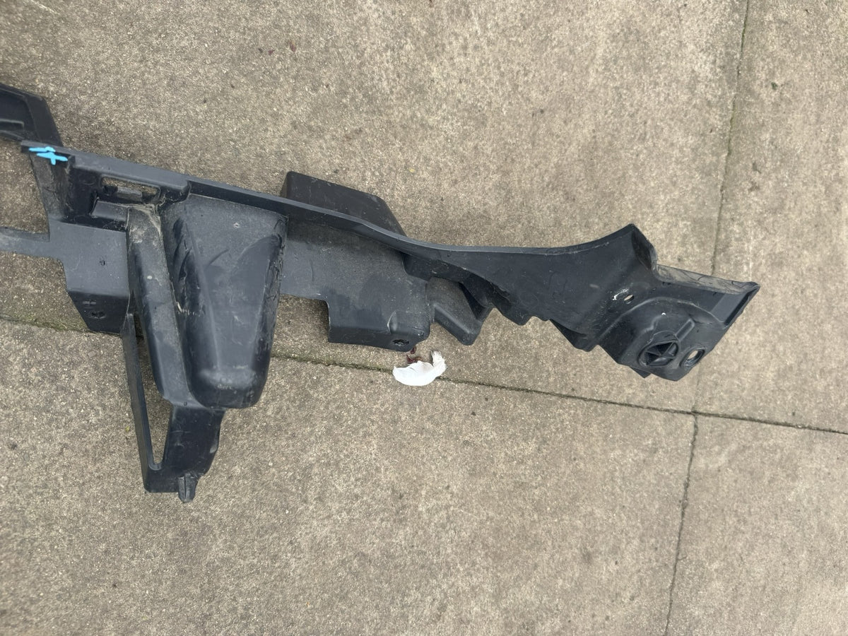 Land Rover Discovery 5 L462 2017-2020 Rear Bumper Centre Bracket HY32-17B861-AC