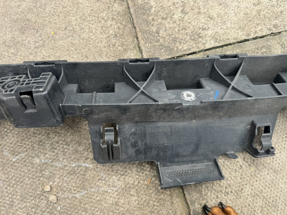 Audi A3 8V Saloon 2016-2020 Rear Bumper Centre Guide Bracket Genuine 8V5807385D