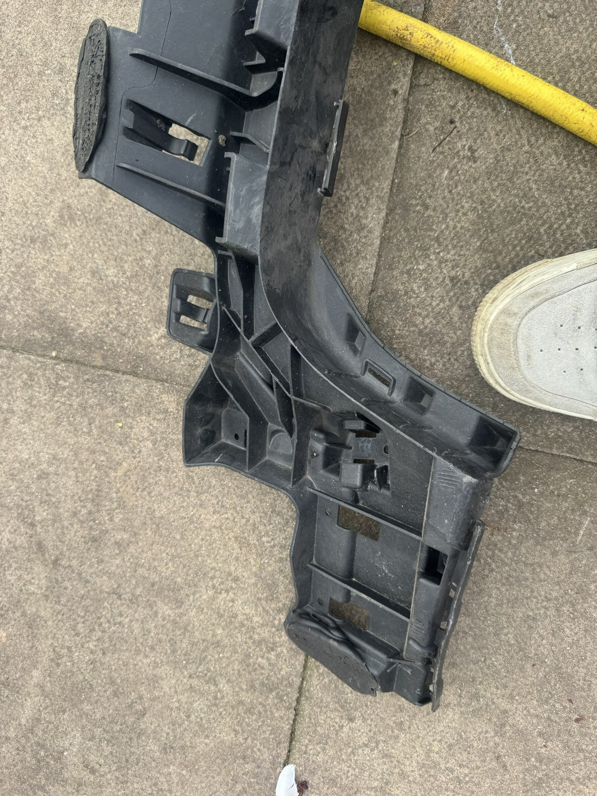 Audi A3 8V Saloon 2016-2020 Rear Bumper Centre Guide Bracket Genuine 8V5807385D