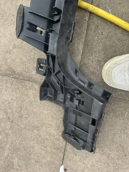 Audi A3 8V Saloon 2016-2020 Rear Bumper Centre Guide Bracket Genuine 8V5807385D