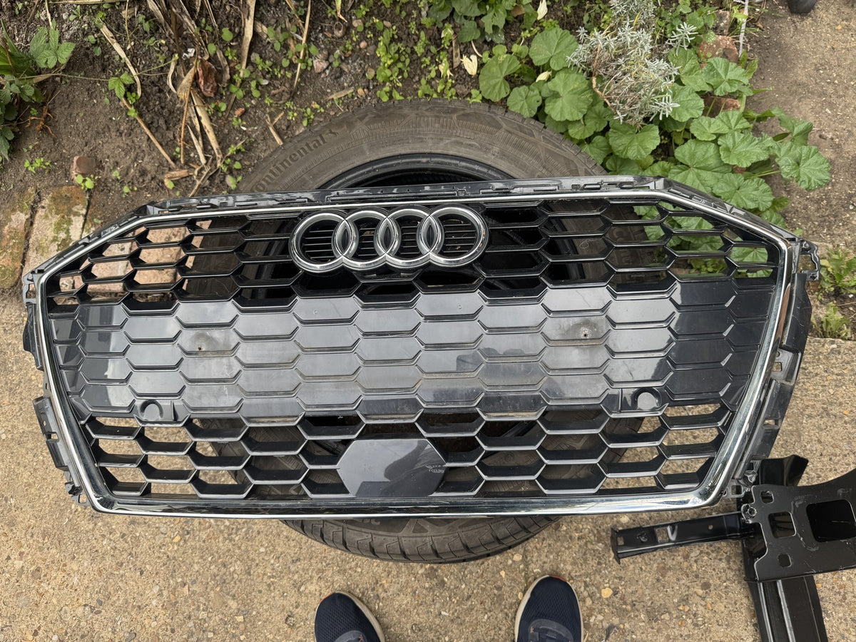 Audi A3 8Y S Line 2021-2024 前水箱護罩 鍍鉻刮傷 8Y0853651B