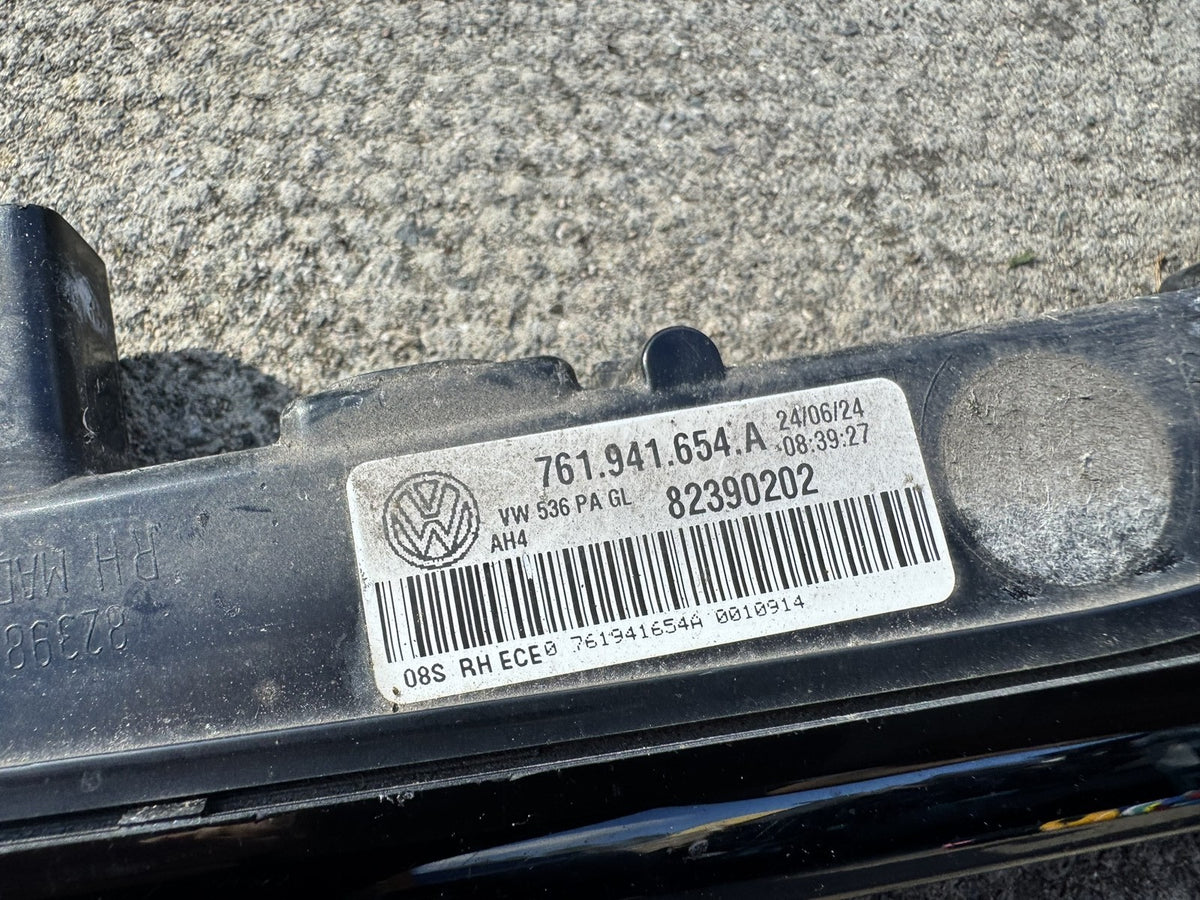 VW Touareg CR 2019-2026 Priekinė dešinioji LED juosta DRL subraižyta 761941654A