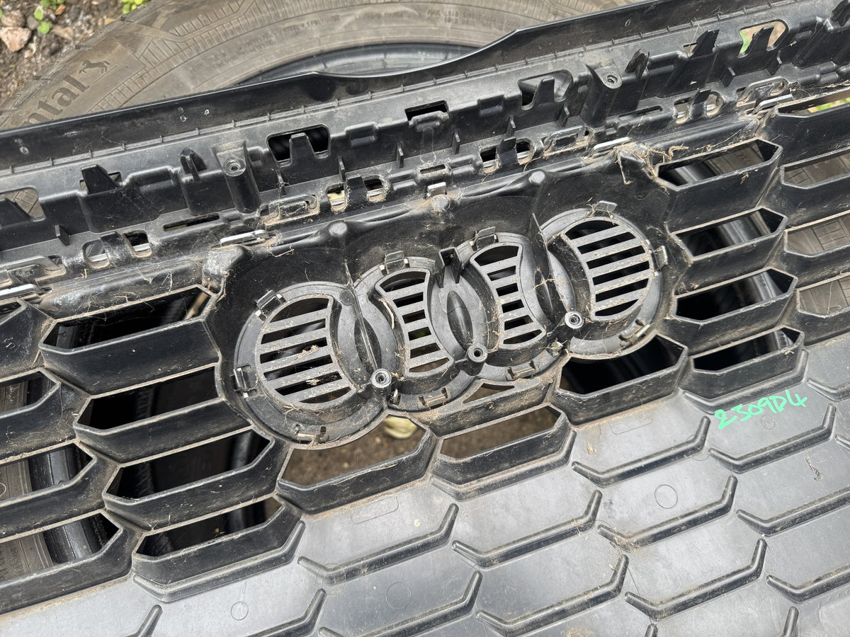 Audi A3 8Y S Line 2021-2024 前水箱護罩 鍍鉻刮傷 8Y0853651B