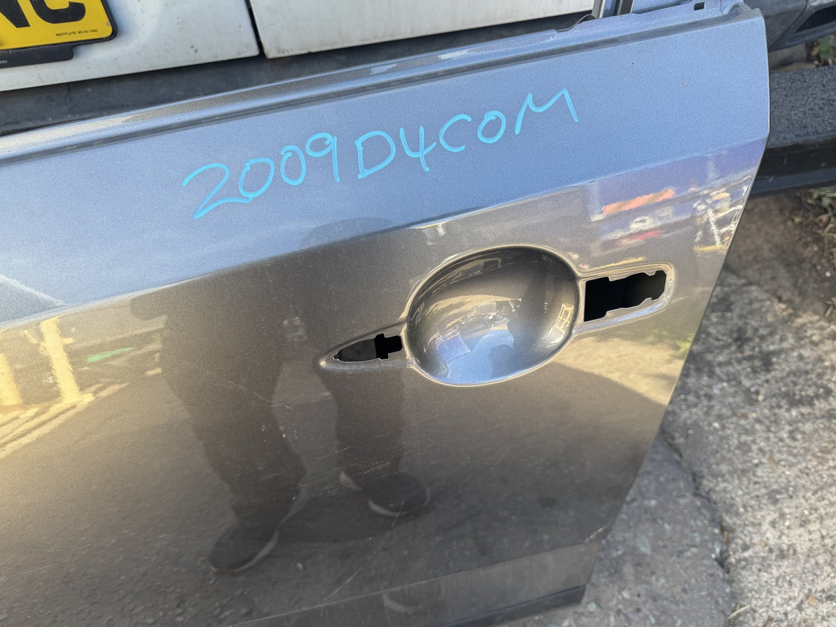 Nissan Qashqai J12 Mk3 2021 évjárattól Bal első ajtó csupasz ajtólemez Szürke Horpadt Karcos
