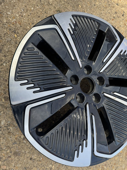 Jaecoo 5 18in 7.5J ET47 5x108 ダイヤモンドカット アルミホイール 傷あり 203001401AA