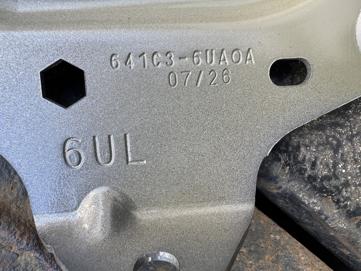Nissan Qashqai J12 Mk3 2021 évjárattól Bal első ajtó csupasz ajtólemez Szürke Horpadt Karcos