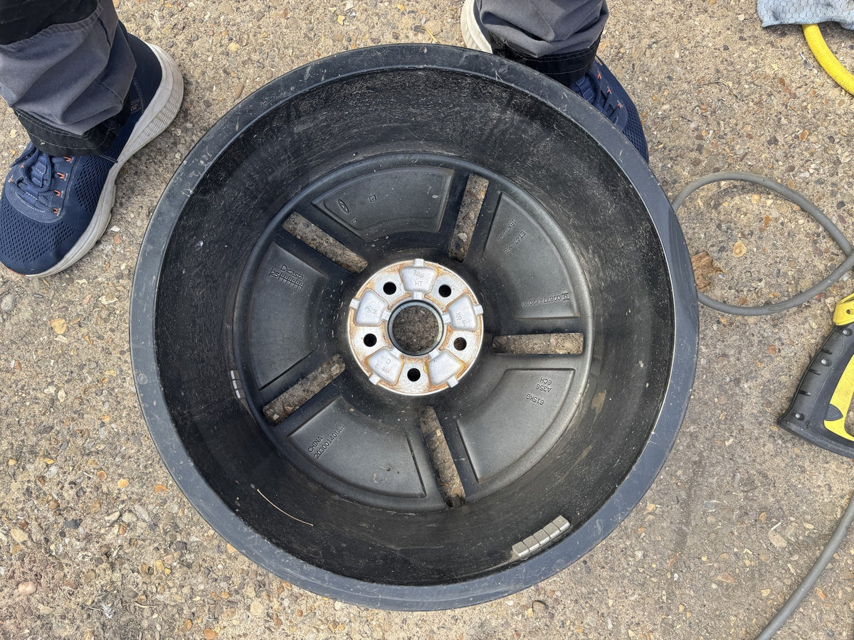 Jaecoo 5 18in 7.5J ET47 5x108 ダイヤモンドカット アルミホイール 傷あり 203001401AA