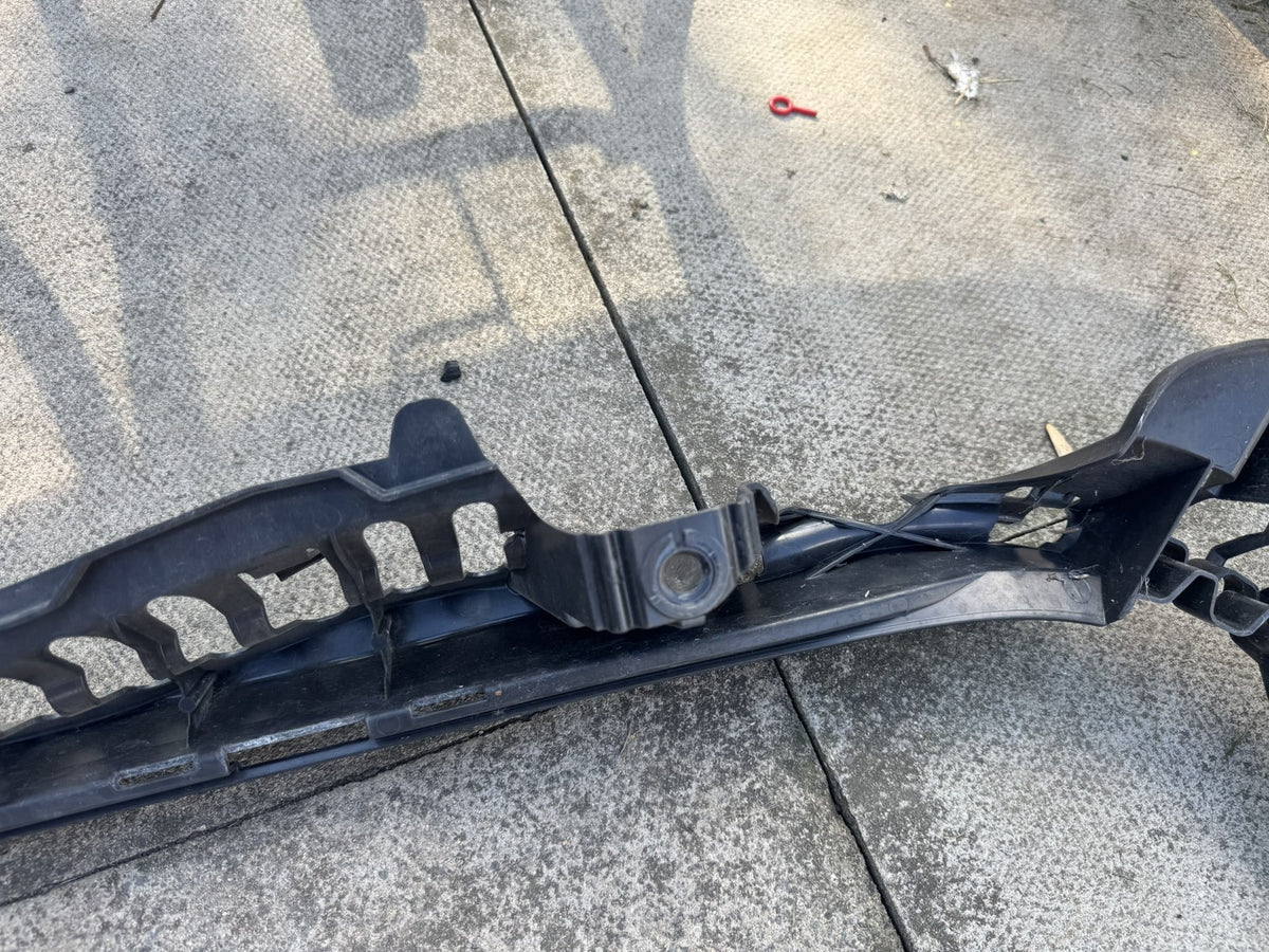 BMW 3 Series F30 F31 LCI 2016-2019 Rear Bumper Centre Guide Bracket 51127260462