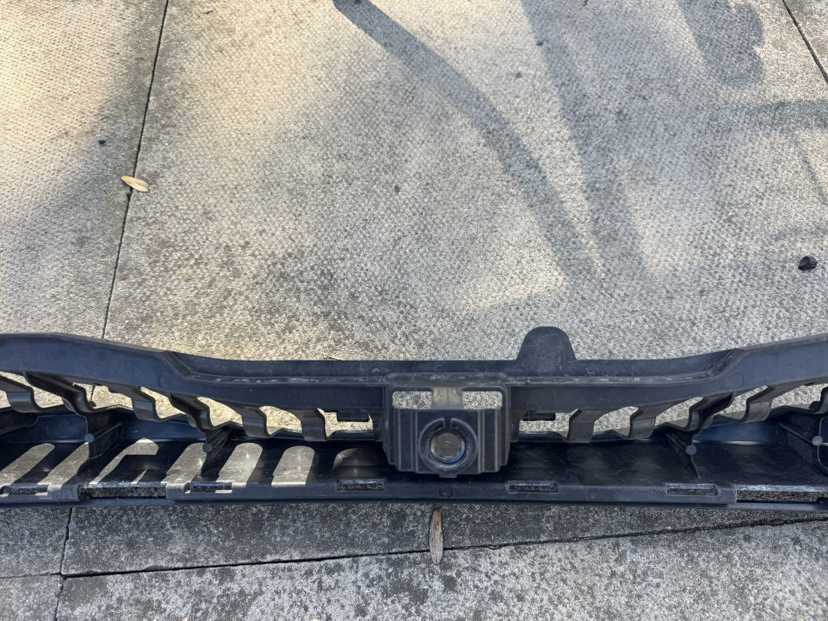 BMW 3 Series F30 F31 LCI 2016-2019 Rear Bumper Centre Guide Bracket 51127260462