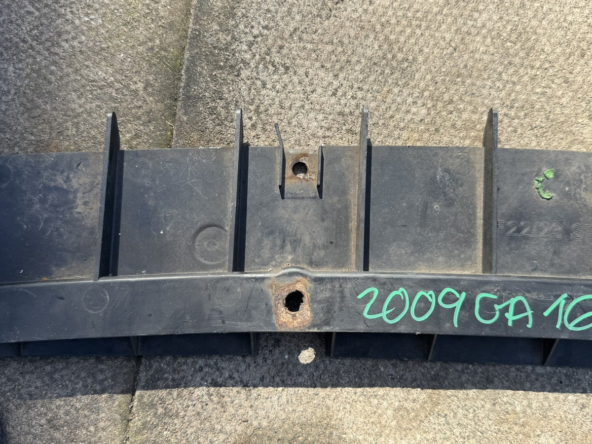 Soporte inferior de paragolpes delantero BMW F20 F21 F22 F23 M Sport agrietado 51128055968