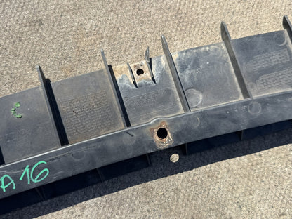 Soporte inferior de paragolpes delantero BMW F20 F21 F22 F23 M Sport agrietado 51128055968