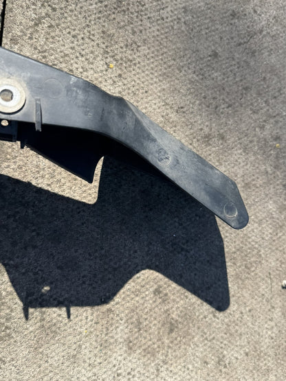 Soporte inferior de paragolpes delantero BMW F20 F21 F22 F23 M Sport agrietado 51128055968