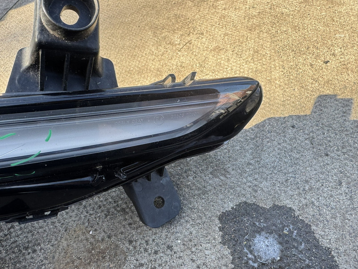 Peugeot 2008 208 Десен LED дневен фар DRL Спукано стъкло 9824241180