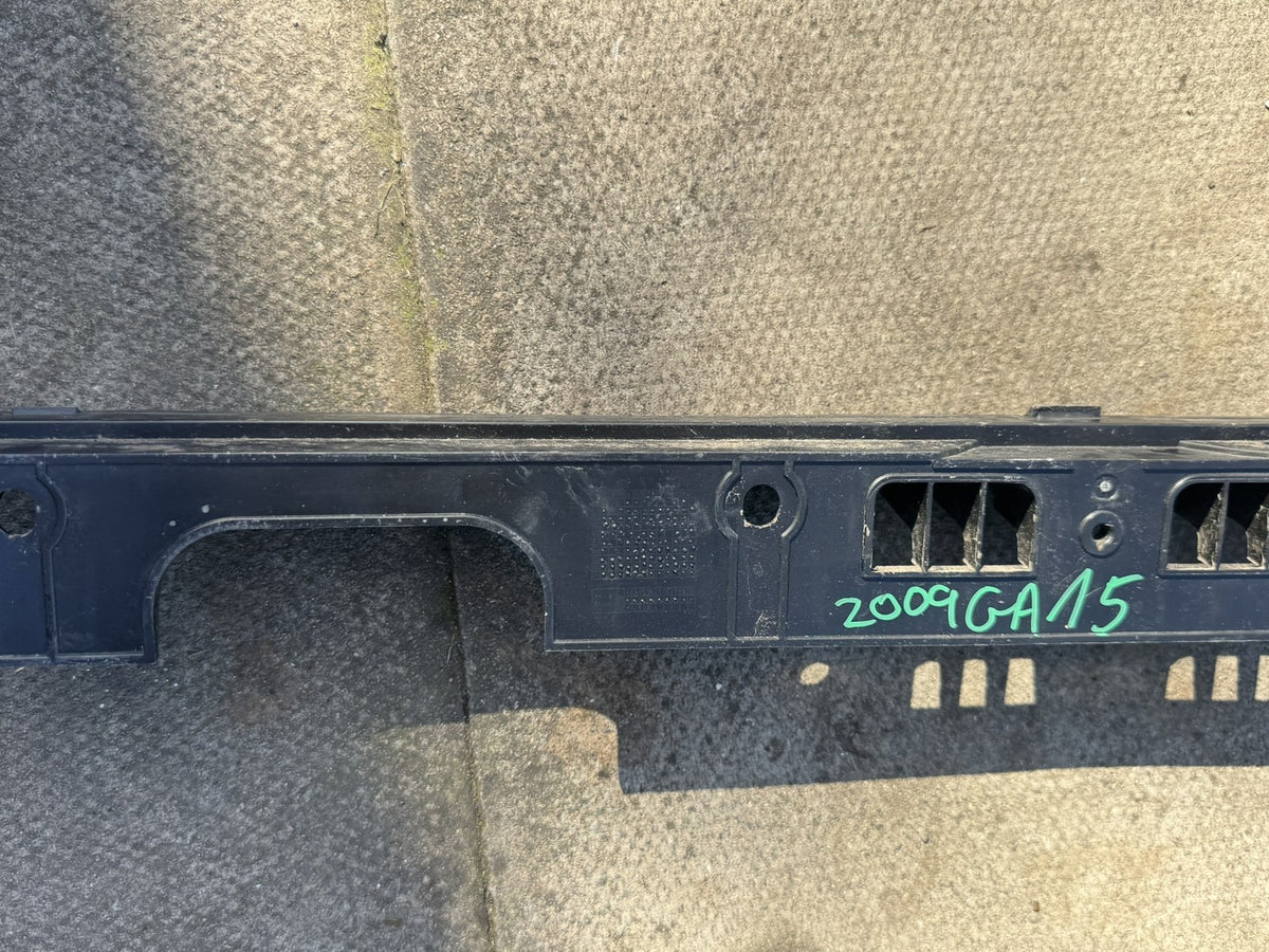 VW Transporter T5 T6 2005-2023 Galinio buferio centrinis laikiklis 7H0807723