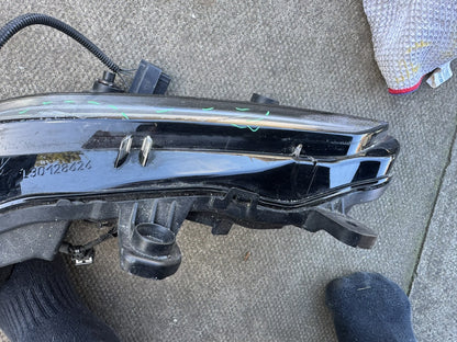 Peugeot 2008 208 Десен LED дневен фар DRL Спукано стъкло 9824241180