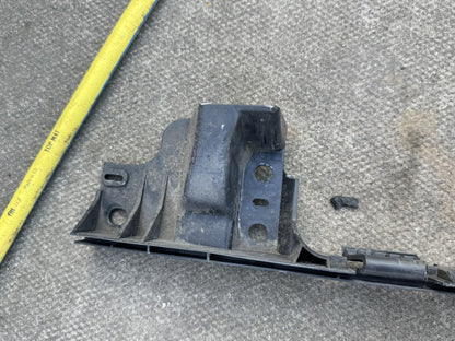VW Transporter T5 T6 2005-2023 Galinio buferio centrinis laikiklis 7H0807723