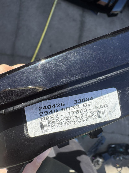 Range Rover Sport L461 2023-2026 Bal oldali tükörlap keret CSAK N9X2-17683-EAG