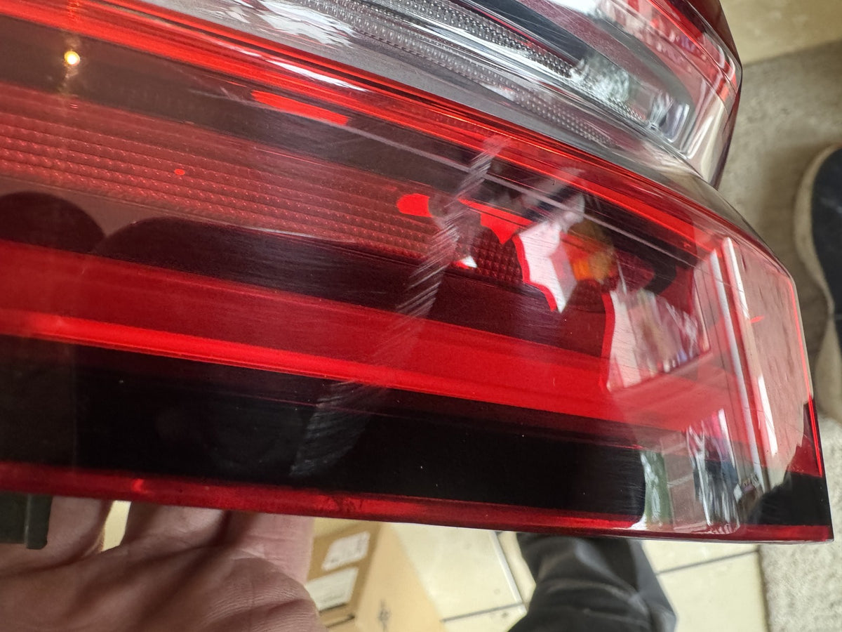 BMW 5 SERIES G60 G61 2024 ON ΔΕΞΙ ΕΞΩΤΕΡΙΚΟ ΠΙΣΩ ΦΑΝΑΡΙ LED H44B0F7D401 ΓΝΗΣΙΟ