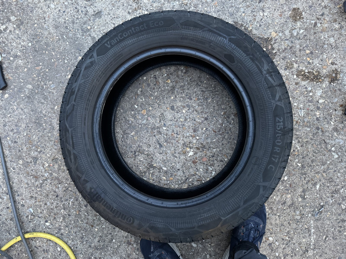 215 60 17 C 109/107T CONTINENTAL VANCONTACT ECO 215/60R17C 7MM 0725 SANS REPARATION
