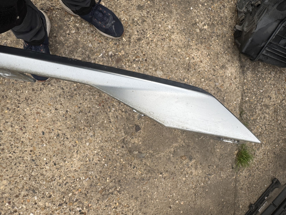 BMW 5ER G60 G61 2024 AB STOSSFÄNGER HINTEN RECHTE ECKBLENDE SILBER 51125A1E132