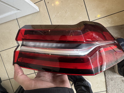 BMW 5 SERIES G60 G61 2024 ON ΔΕΞΙ ΕΞΩΤΕΡΙΚΟ ΠΙΣΩ ΦΑΝΑΡΙ LED H44B0F7D401 ΓΝΗΣΙΟ
