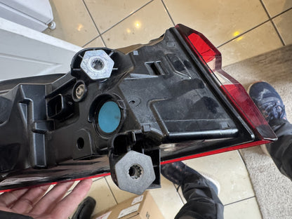 BMW 5 SERIES G60 G61 2024 ON ΔΕΞΙ ΕΞΩΤΕΡΙΚΟ ΠΙΣΩ ΦΑΝΑΡΙ LED H44B0F7D401 ΓΝΗΣΙΟ