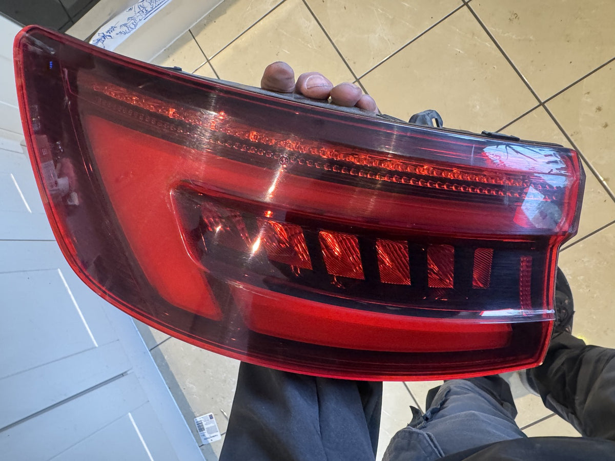 AUDI A4 B9 BERLINE 2016-2019 FEU ARRIÈRE EXTÉRIEUR GAUCHE LED 8W5945091G D'ORIGINE