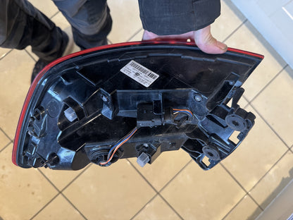 AUDI A4 B9 BERLINE 2016-2019 FEU ARRIÈRE EXTÉRIEUR GAUCHE LED 8W5945091G D'ORIGINE