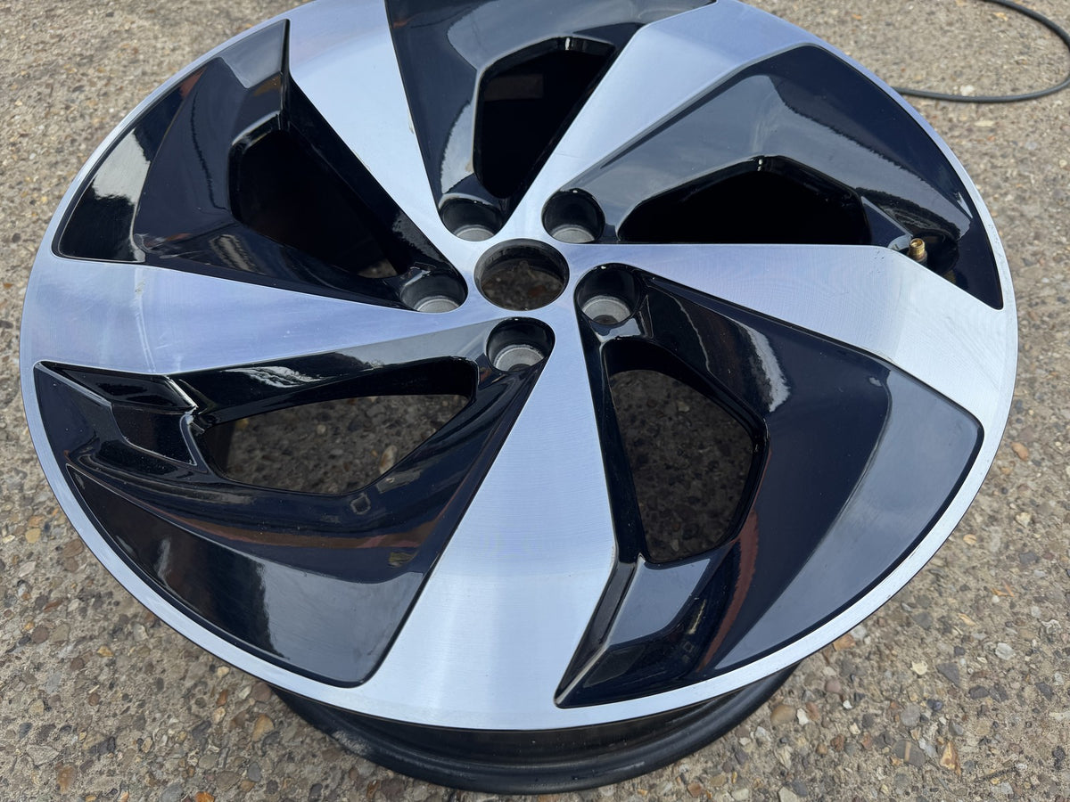 ล้อแม็ก Jaguar F-Pace X761 19in 8.5J ลาย Style 5103 ปัดเงา Diamond Cut MK83-1007-AB