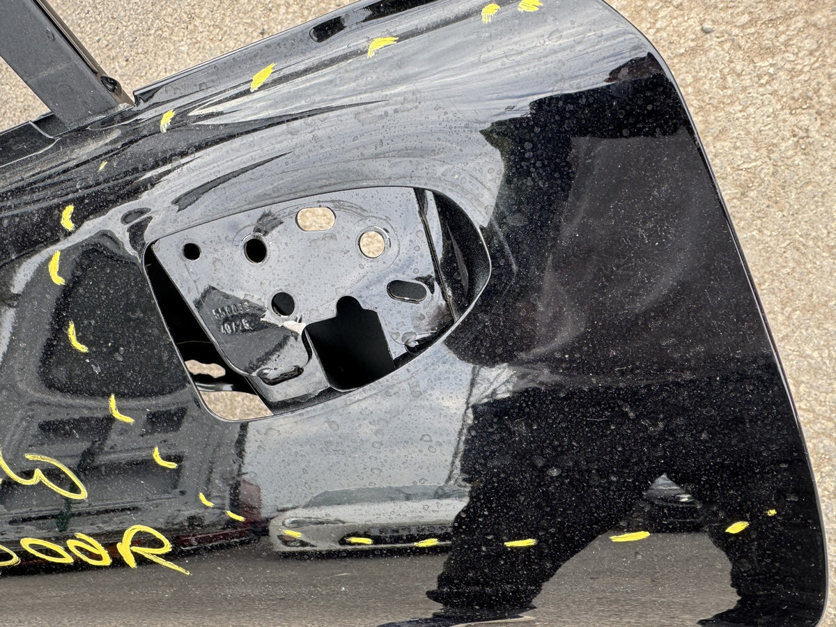 Ford Puma Mk2 2019-2026 Εμπρός Δεξιά Πόρτα Σκελετός Μαύρη Με Βαθούλωμα Γρατζουνισμένη