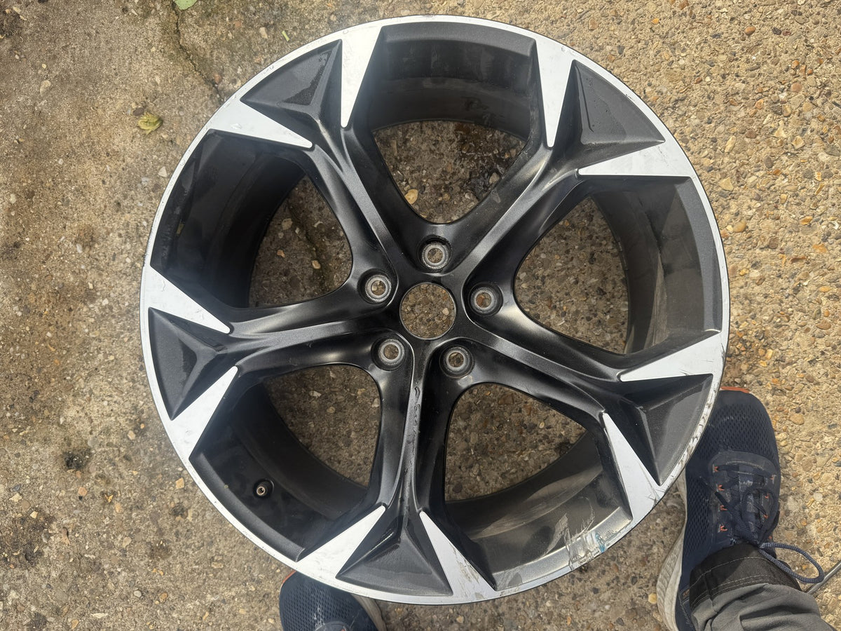Cupra Formentor 19in Alloy Wheel 8Jx19 ET40 5x112 Scratched 5FF601025E NO TYRE