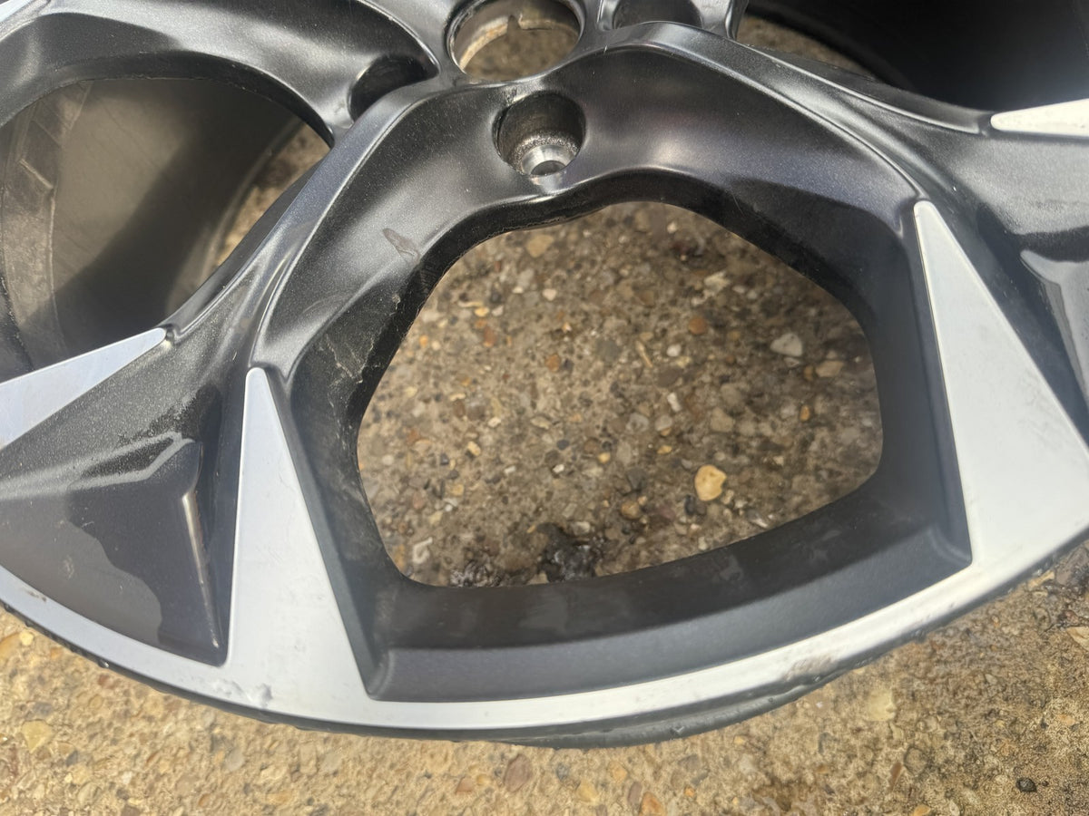 Cupra Formentor 19in Alloy Wheel 8Jx19 ET40 5x112 Scratched 5FF601025E NO TYRE