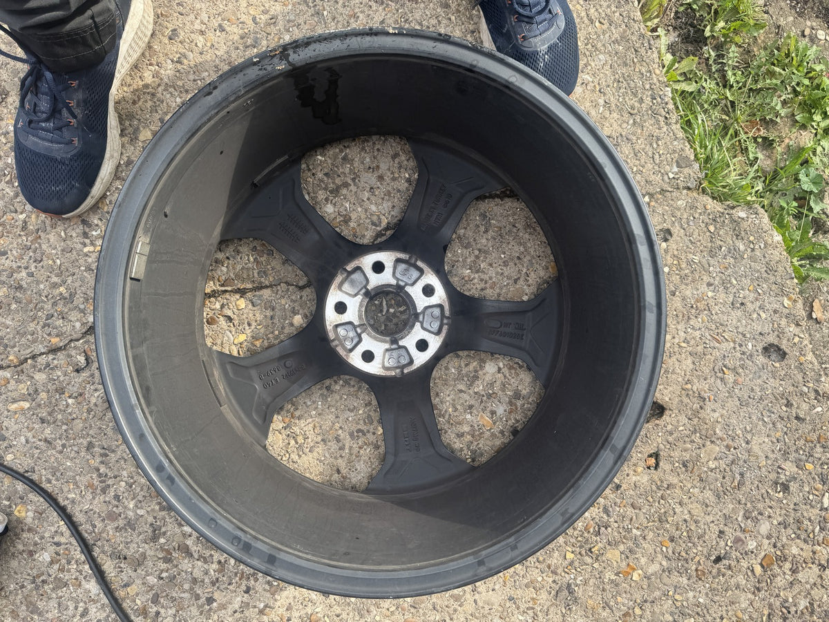 Cupra Formentor 19in Alloy Wheel 8Jx19 ET40 5x112 Scratched 5FF601025E NO TYRE