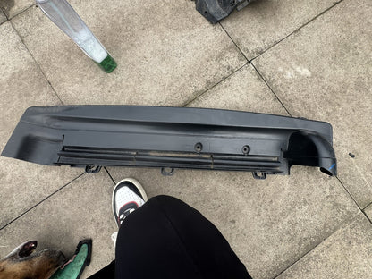 VW Transporter T5 T5.1 2010-2015 Front Radiator Air Guide 7E0805962B Damaged