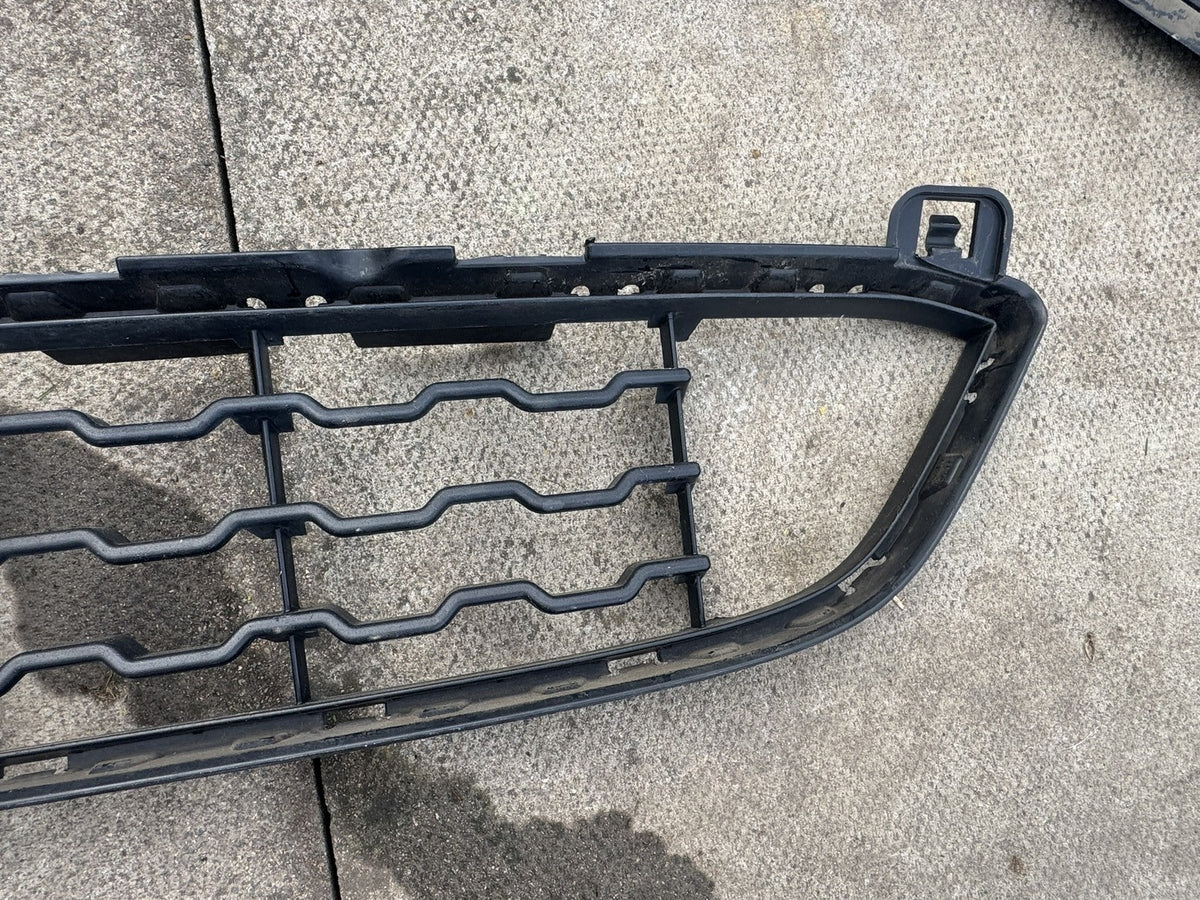 BMW X6 F16 M Sport 2015-2019 Front Bumper Lower Centre Grille 51118056521 SPARES