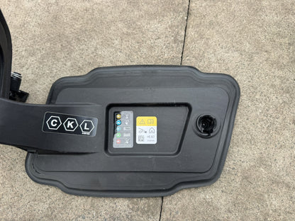 BMW i5 G60 2024-2026 เบ้าฝาปิดช่องชาร์จไฟ หลัง ขวา ไม่มีฝาครอบ 142904-10