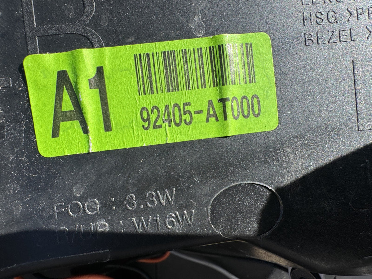 Kia Niro SG2 2022-2025 Rear Left Bumper Lamp 92405-AT000 Spares or Repair