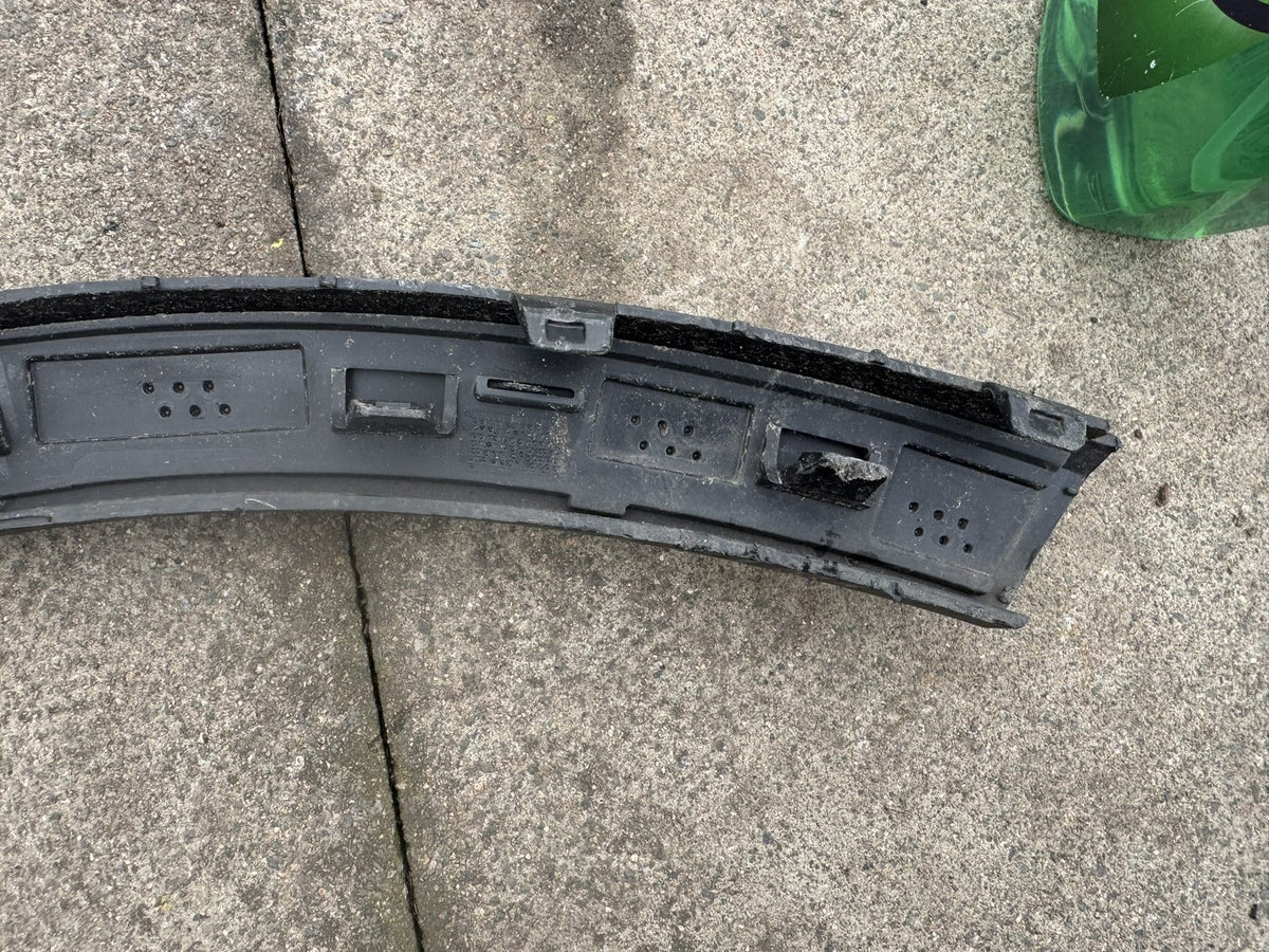 Volvo XC40 Recharge C40 Electric Front Left Wheel Arch Trim 31448348